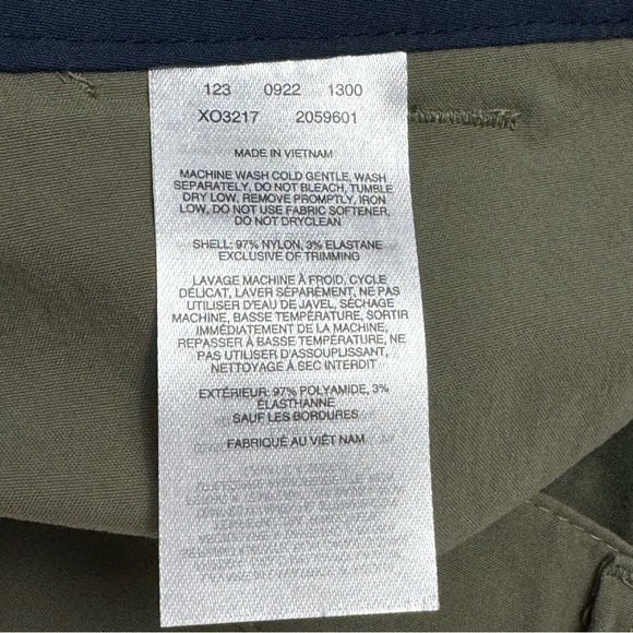 Men's Columbia Shorts Color Khaki Tan Size 38x10 - Picture 7 of 7